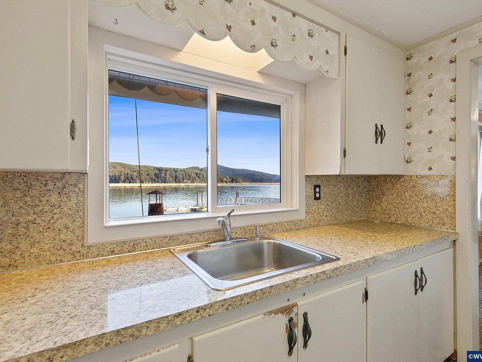 2032 SE Garden Way Waldport, OR 97394  | Single Family