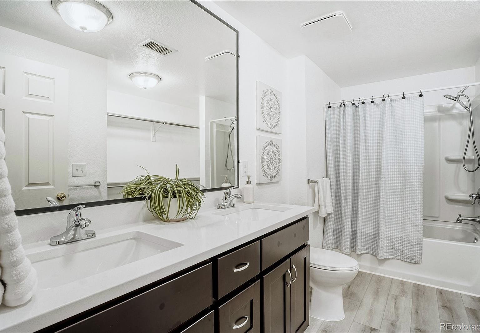 5633 E Atlantic Pl Unit 2A Denver, CO 80222  | Condominium