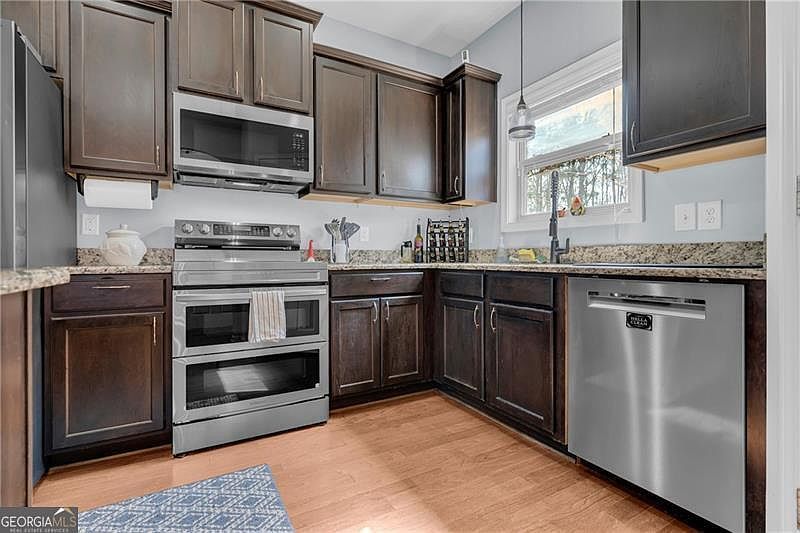 124 Macalester Dr Newnan, GA 30265  | Single Family