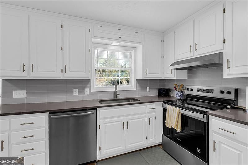 4605 Creek Bluff Dr Sugar Hill, GA 30518 | Single Family