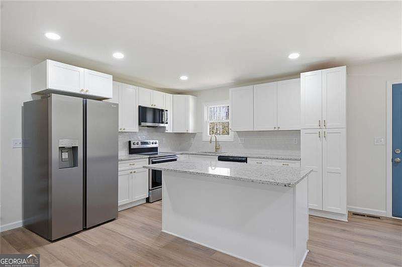 120 Acorn Dr Dallas, GA 30157  | Single Family