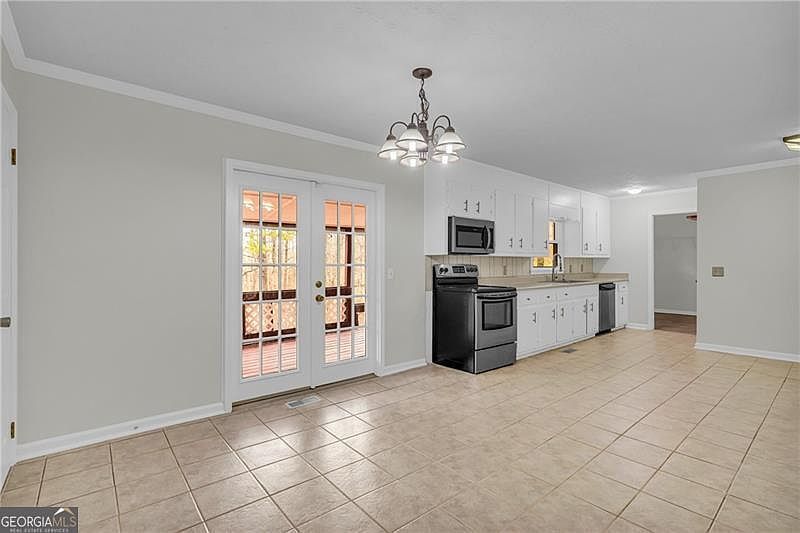 32 Cox Rd SE Cartersville, GA 30121  | Single Family