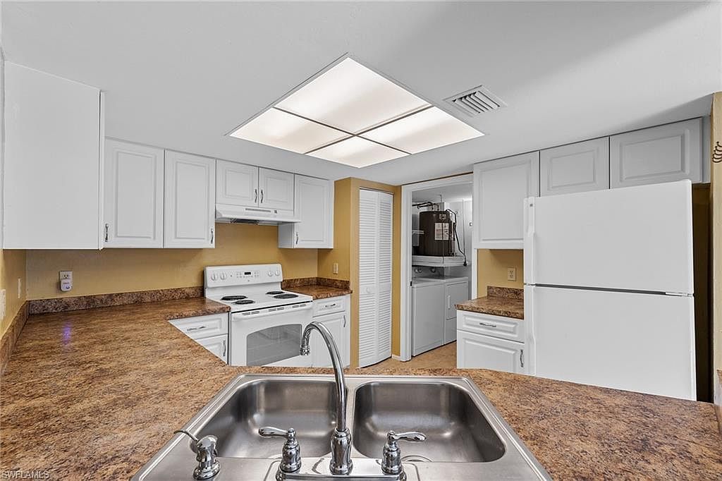 3170 Seasons Way Unit 807 Estero, FL 33928  | Condominium