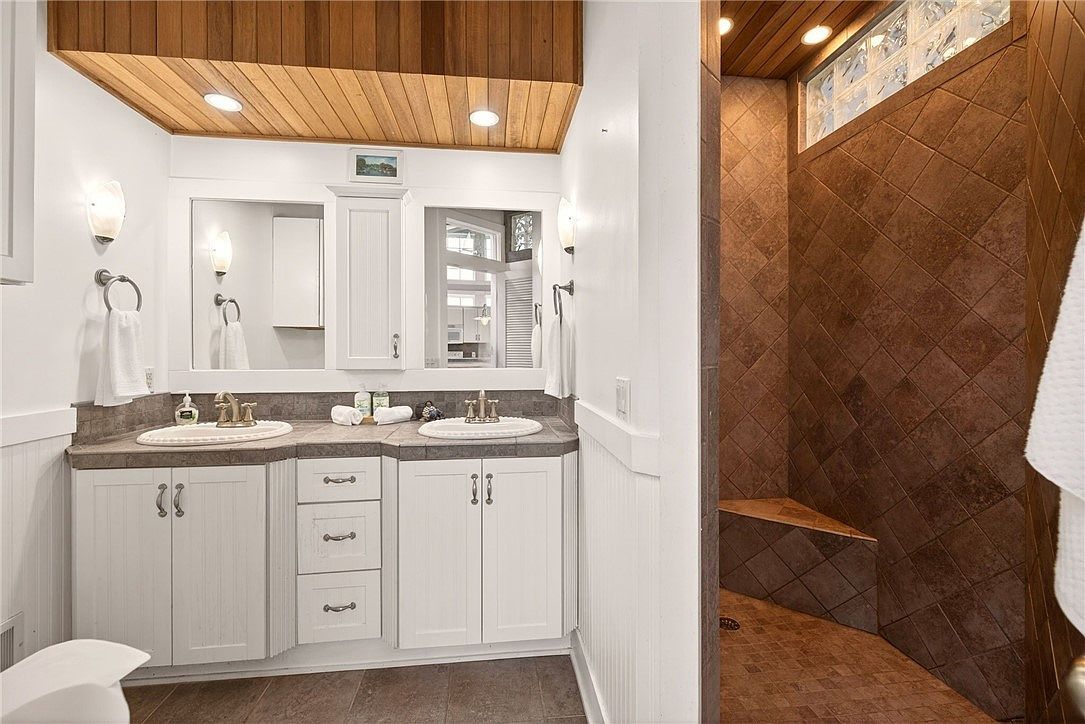 4139 Lake Rd Williamson, NY 14589  | Single Family