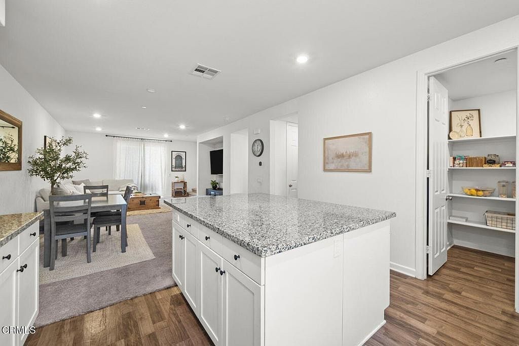 586 Apricot Ln Fillmore, CA 93015  | Condominium