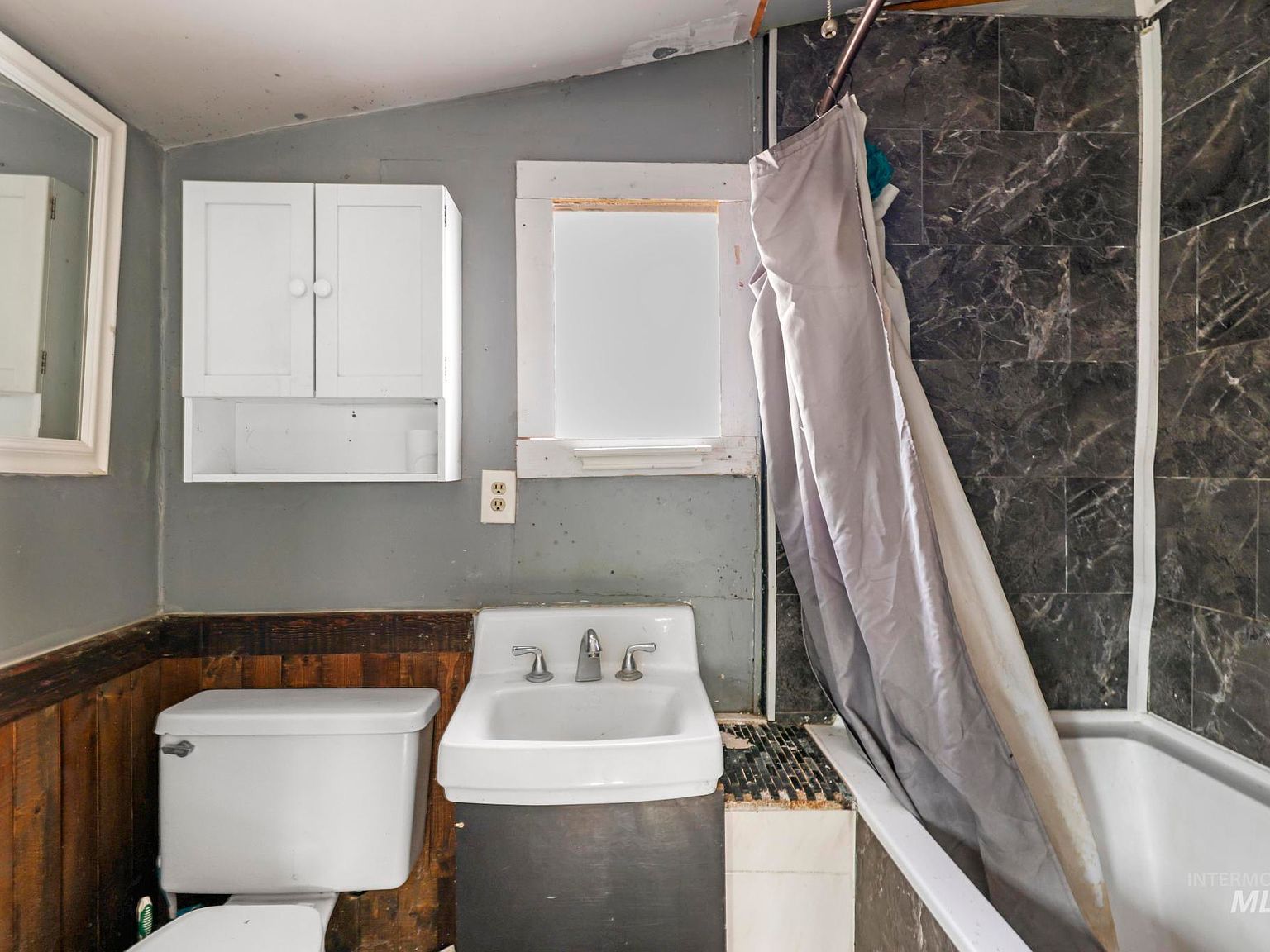 729 California St Gooding, ID 83330  | Single Family