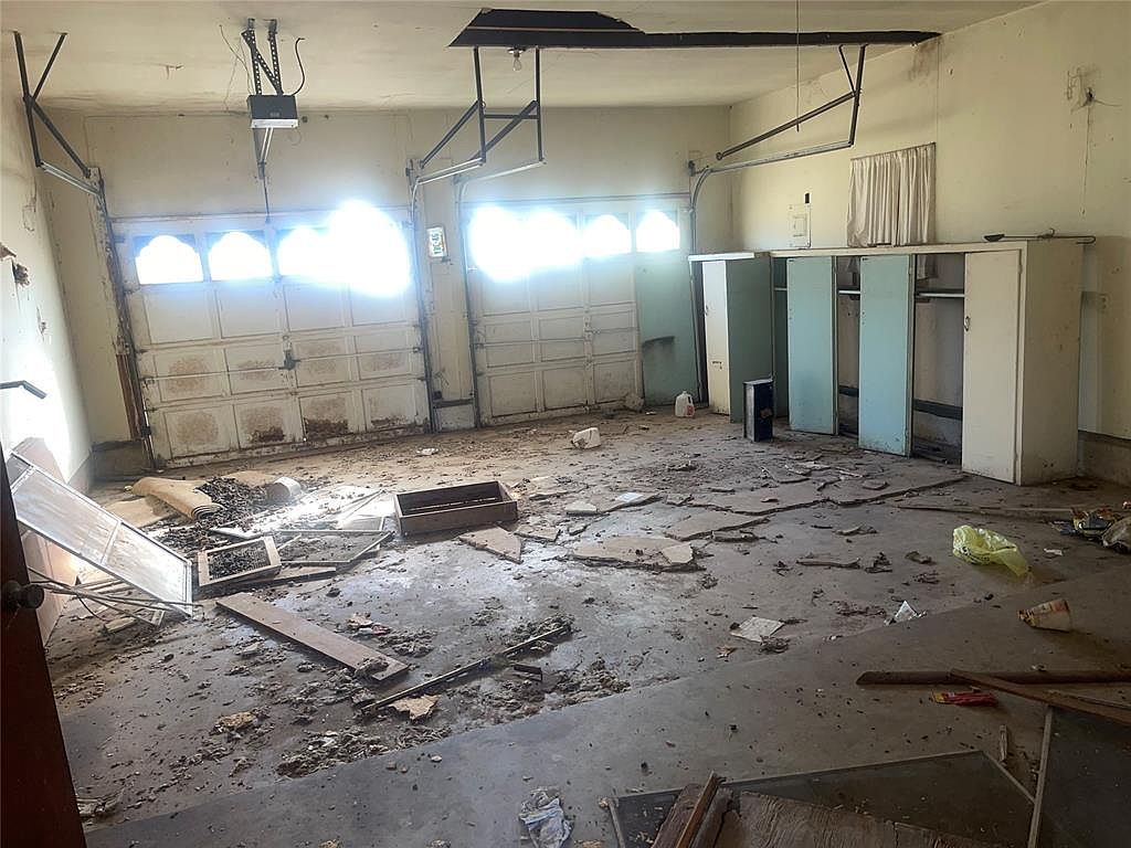 6909 NW 11th St Oklahoma City, OK 73127  | Single Family