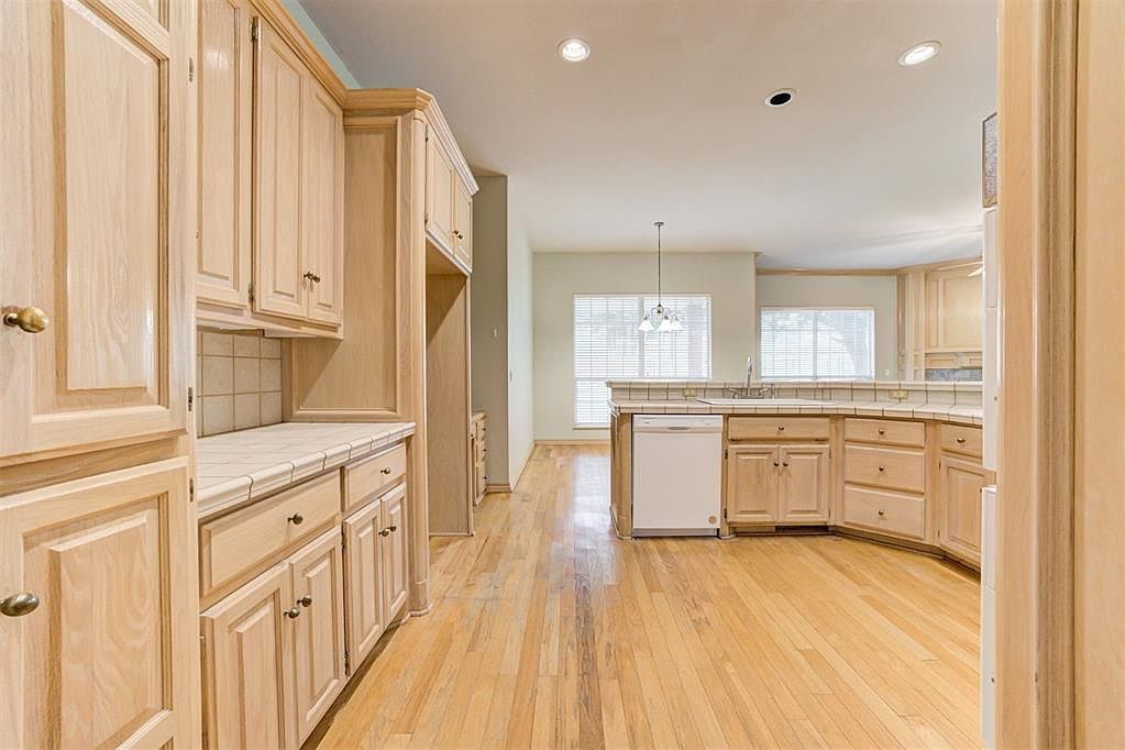 1117 Outabounds Dr Edmond, OK 73034  | Single Family