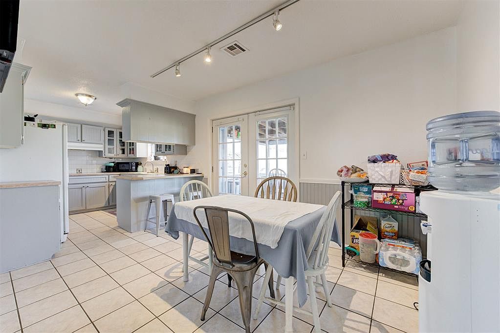 10 Red Oak Rd Shawnee, OK 74804  | Single Family