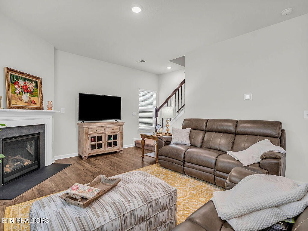 1711 Newbury Ln Maryville, TN 37803  | Single Family