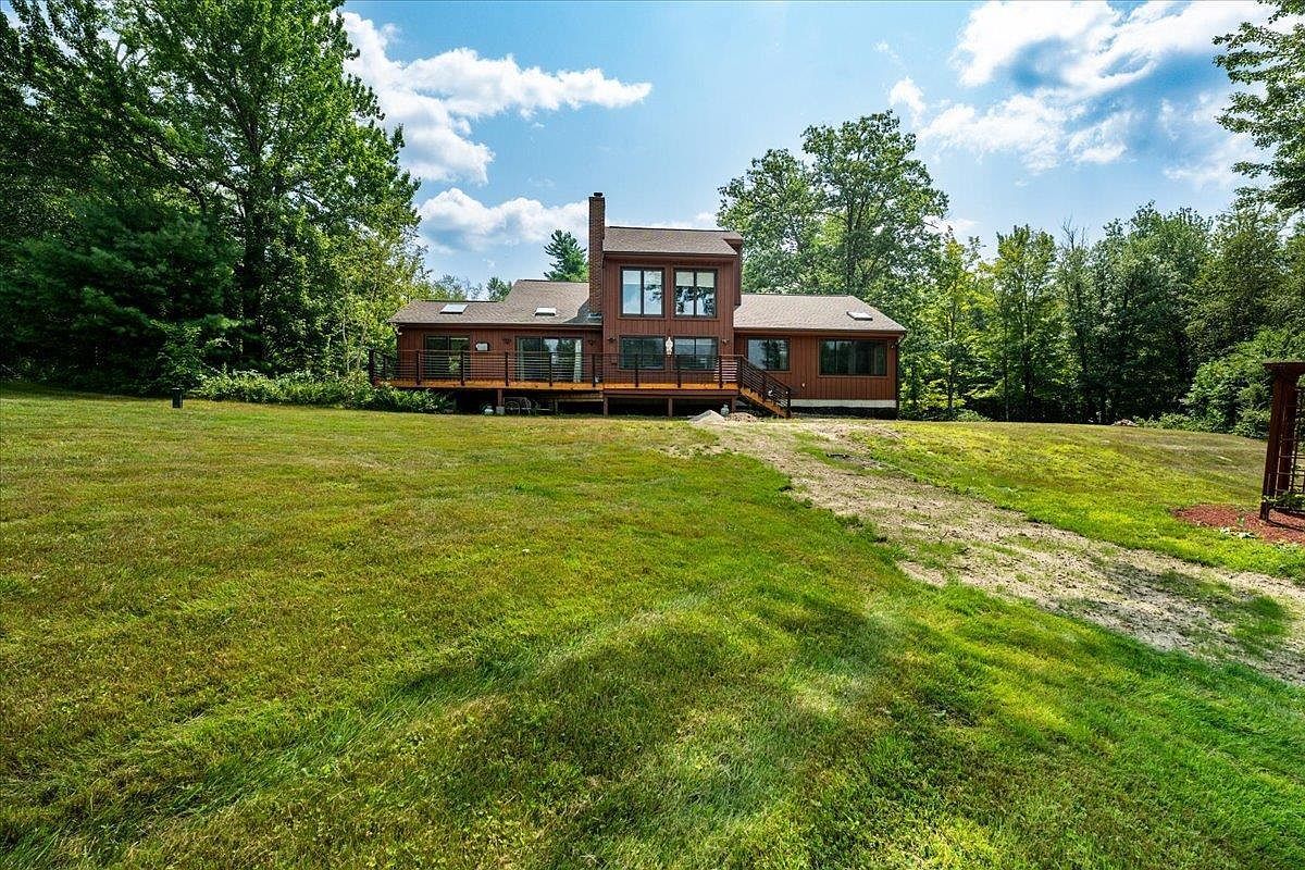 98 Woodview Hts Bradford, NH 03221 | Single Family