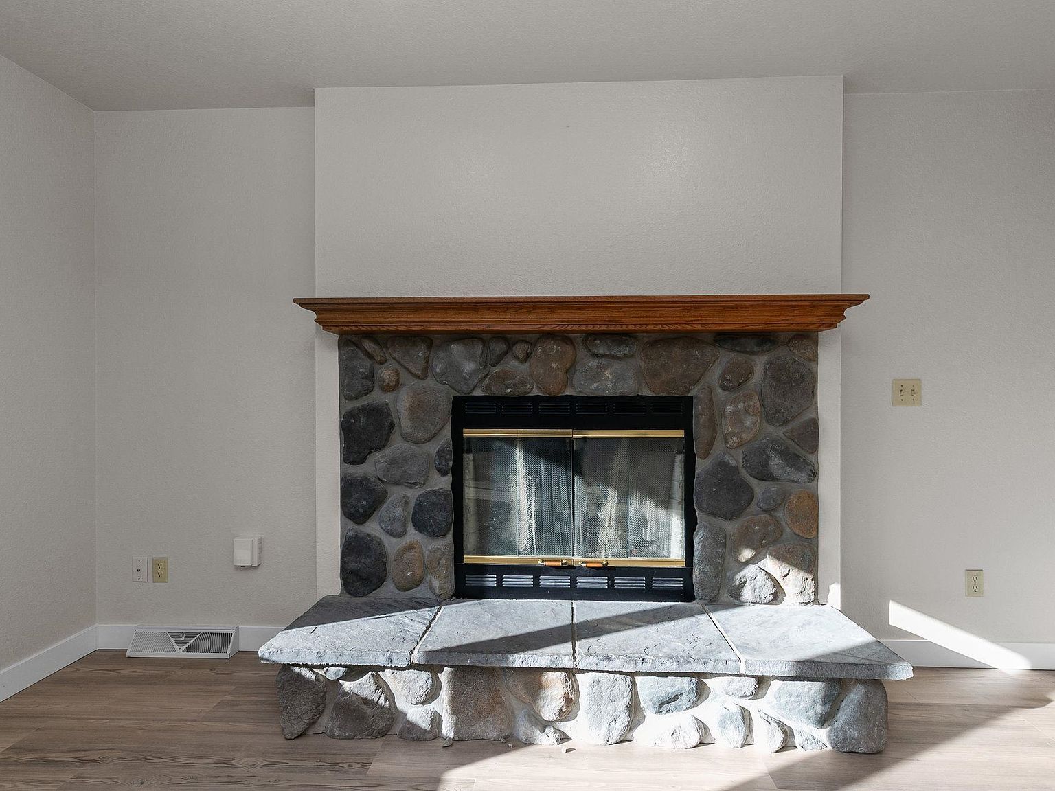 2457 Blake Ct Oshkosh, WI 54904  | Condominium