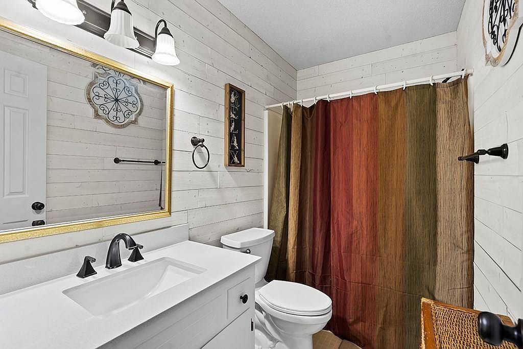 223 Abbey Ln Greenwood, SC 29649  | Condominium