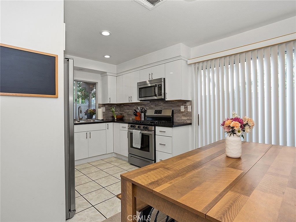 10341 Canoga Ave UNIT 3 Chatsworth, CA 91311  | New build