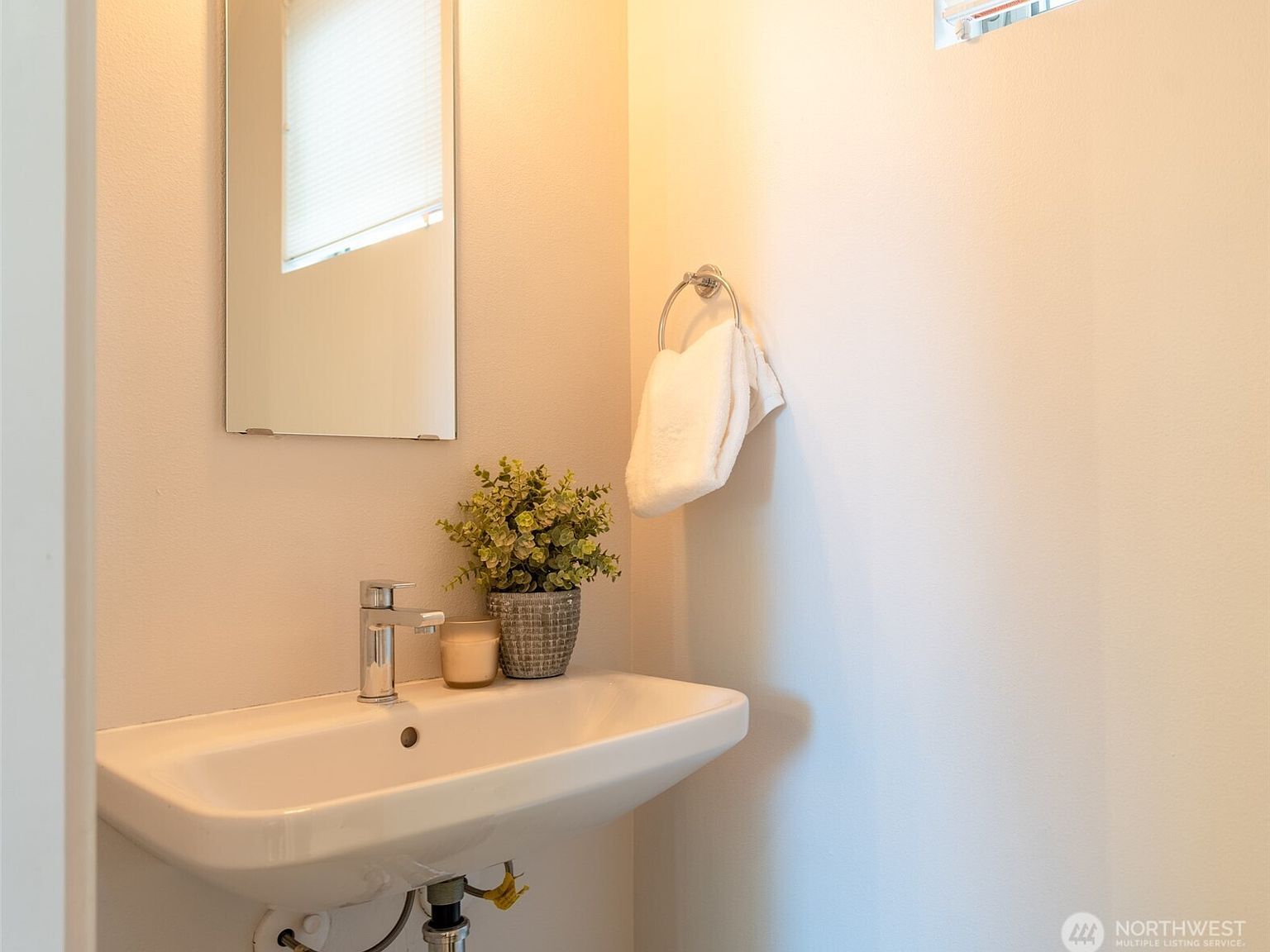 424 26th Ave S Seattle, WA 98144  | Single Family