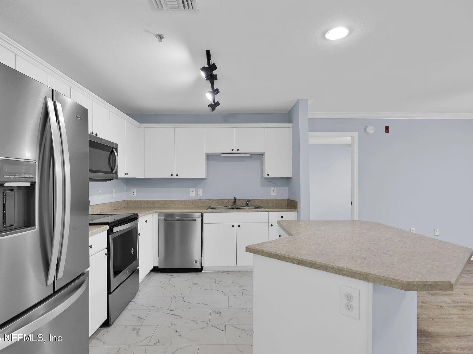 3591 S Kernan Blvd #811 Jacksonville, FL 32224  | Condominium