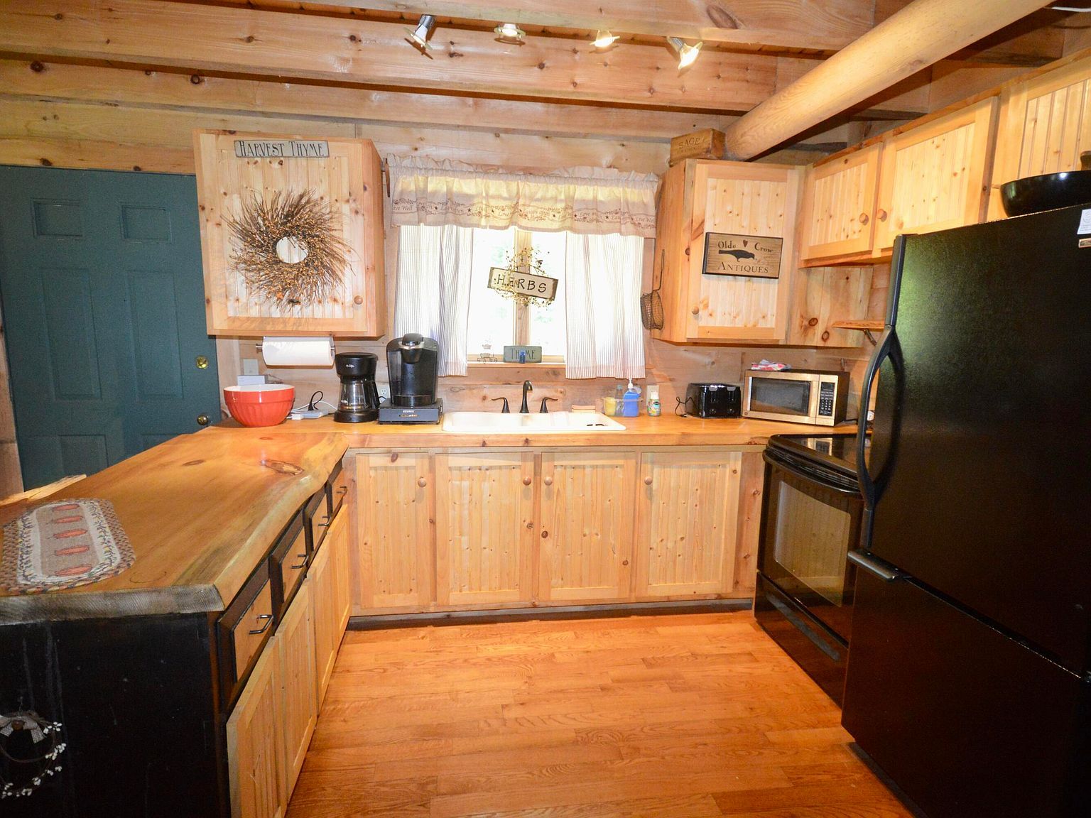 91 Curtis Rd Etna, ME 04434 | Single Family