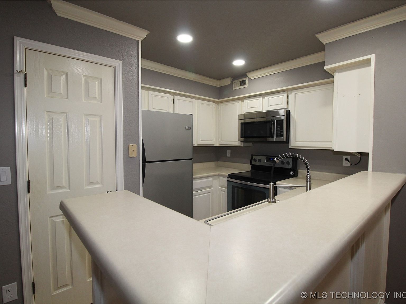 6737 S Peoria Ave APT C214 Tulsa, OK 74136 | Condominium