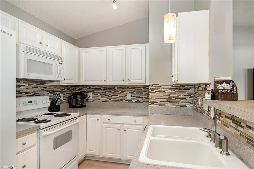 4290 Cedarcroft Ct APT 3A Greensboro, NC 27409  | Condominium