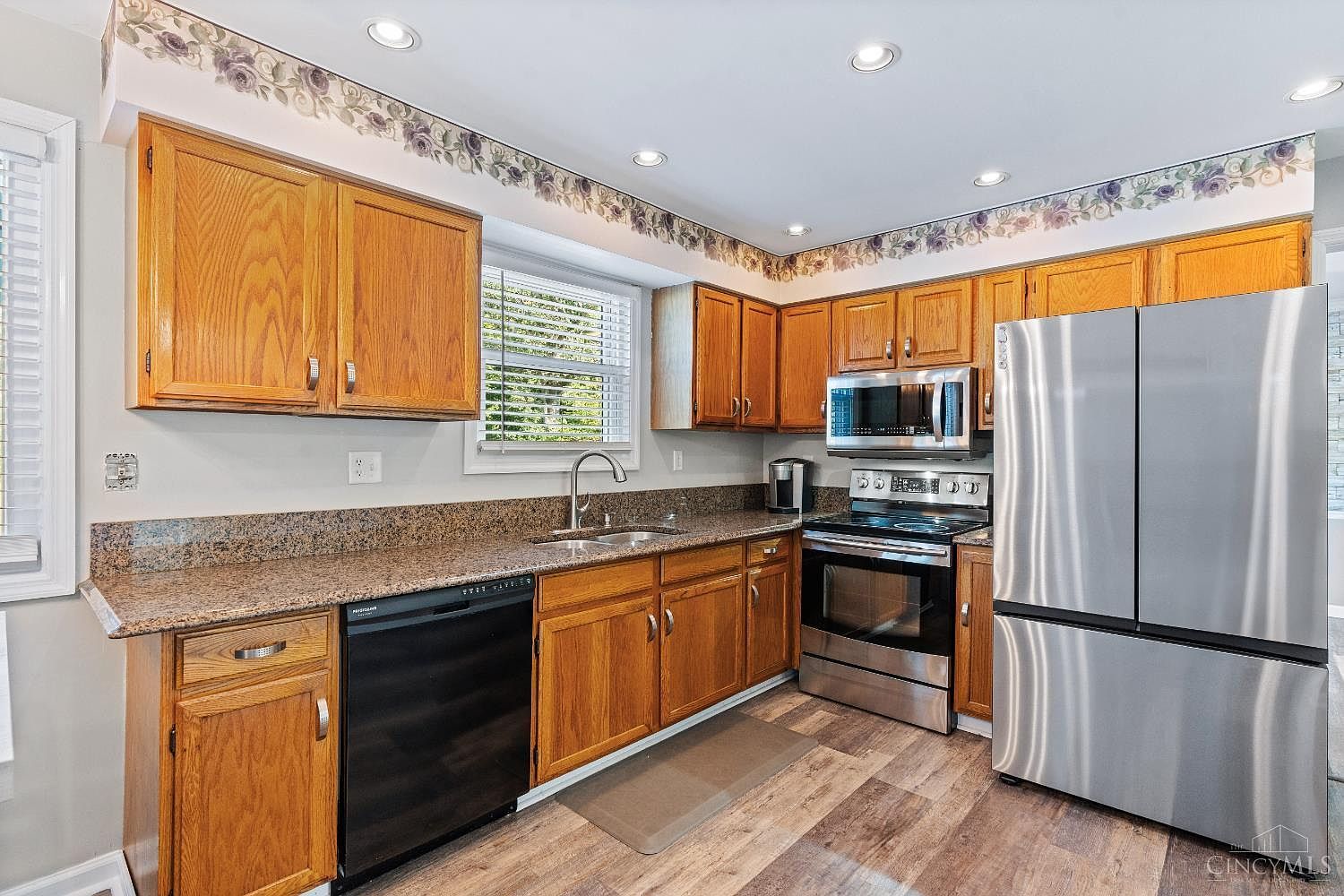 4071 E Kemper Rd Cincinnati, OH 45241 | Single Family