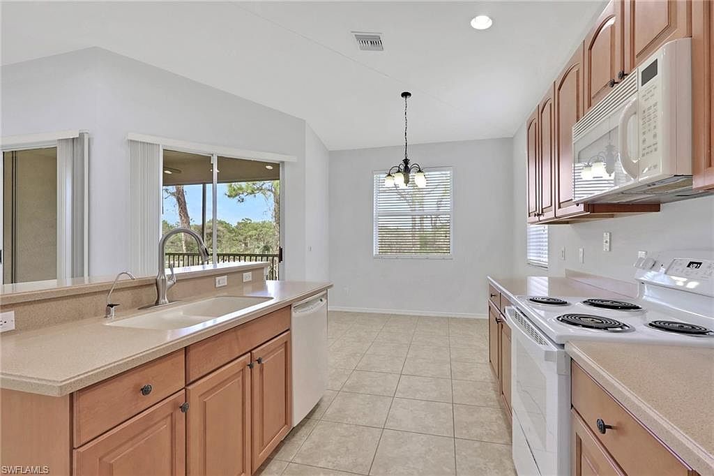 9180 Spanish Moss Way UNIT 922 Bonita Springs, FL 34135 | Condominium