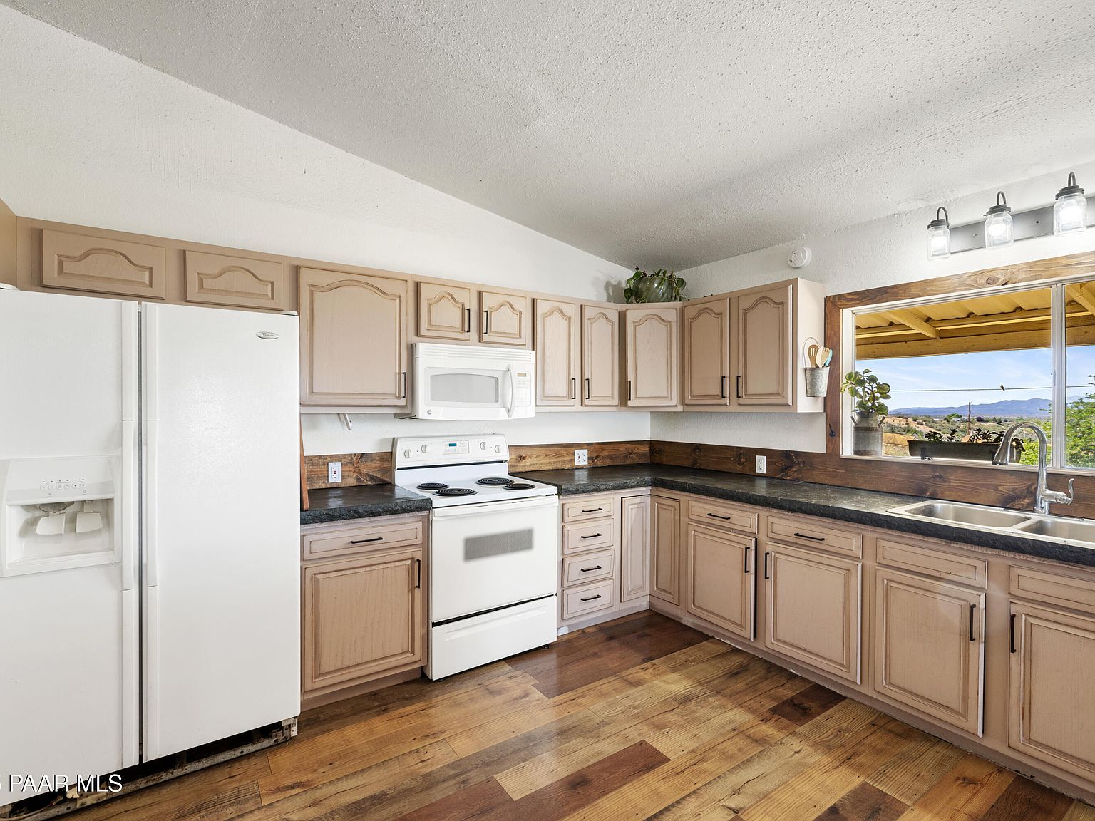 8910 S Steven Trl Kirkland, AZ 86332 | Single Family