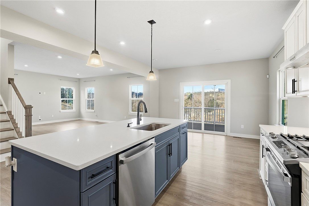 4 Dana Dr Coraopolis, PA 15108  | Single Family