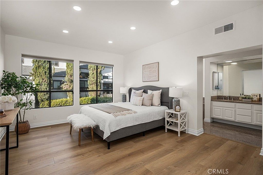 19 Waterway #9 Irvine, CA 92614  | Condominium