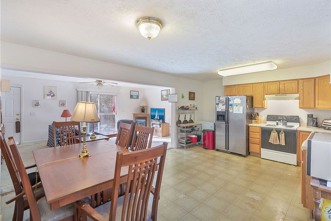 113 Cantrell Point Salem, SC 29676  | Single Family