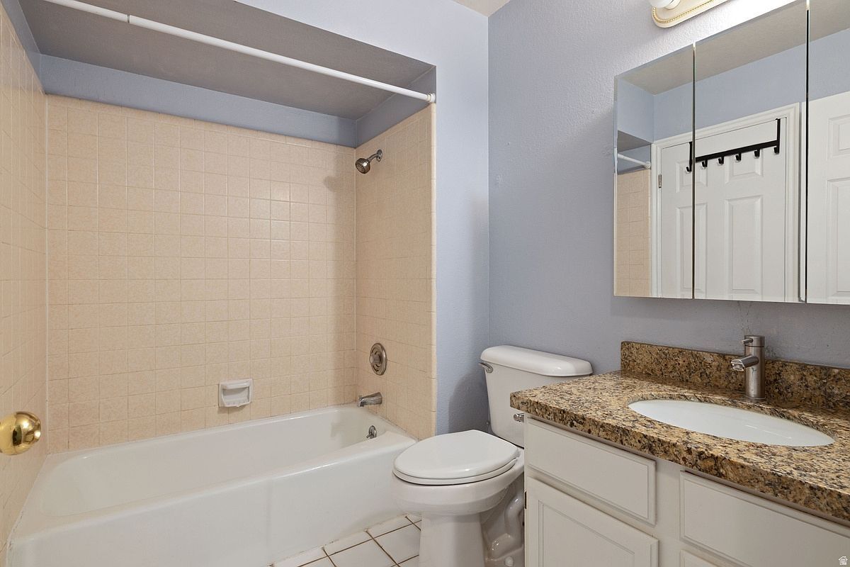 1602 E Sego Lily Dr Sandy, UT 84092  | Single Family