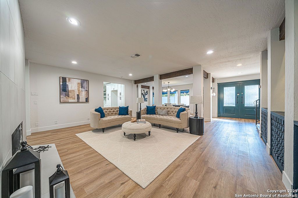 320 Mustang Cir Hollywood Park, TX 78232 | Single Family