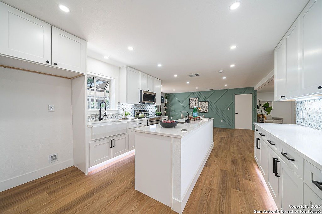 315 Royal Oaks Dr San Antonio, TX 78209  | Single Family