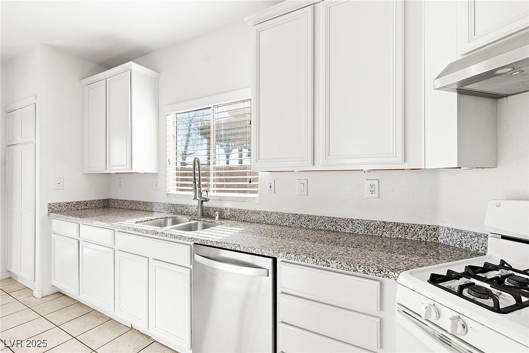 3724 Crest Horn Dr Las Vegas, NV 89147  | Single Family