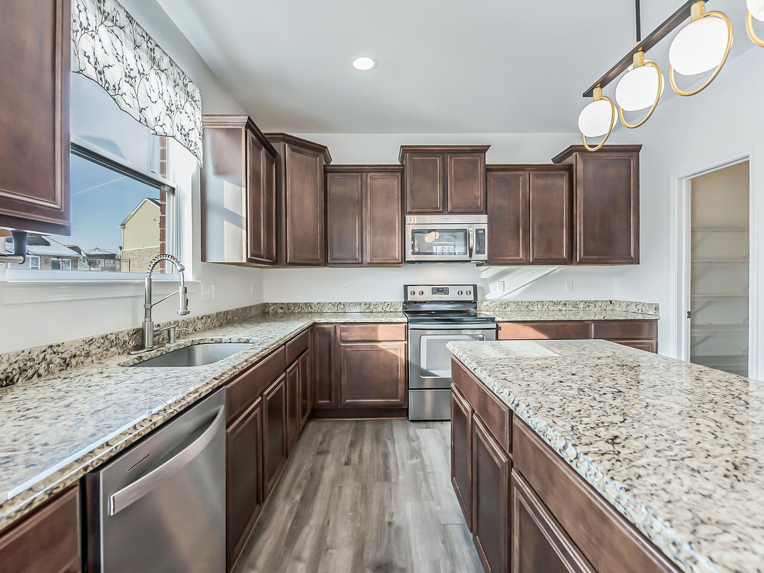 7513 Myrtle Ct Ypsilanti, MI 48198  | Single Family