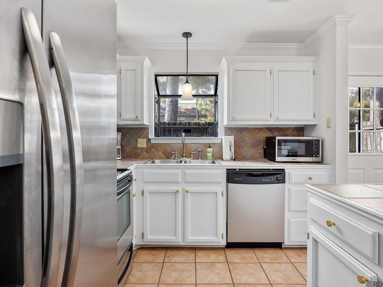 948 Ridgepoint Ct #11-B Baton Rouge, LA 70810  | Condominium