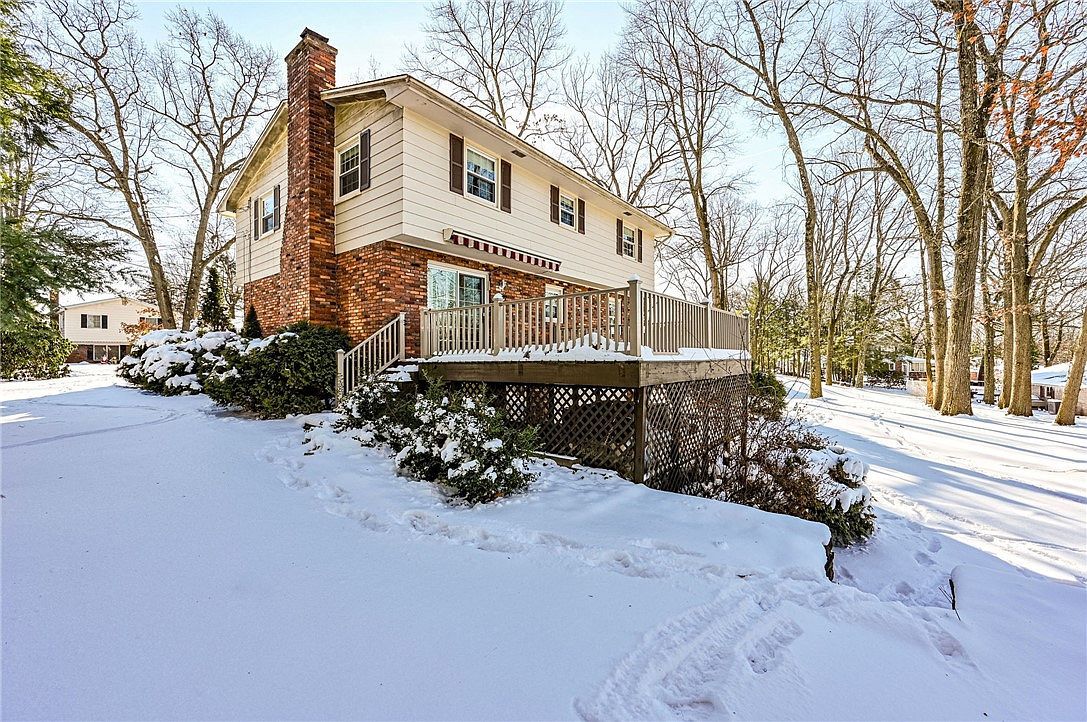 1127 McKenna Way Greensburg, PA 15601  | Single Family