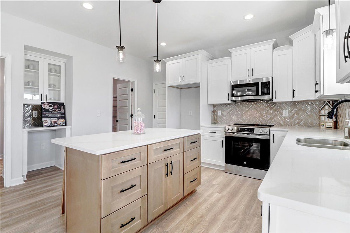 Hastings Plan, Pinecroft Princeton, NC 27569  | Single Family