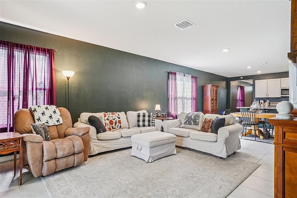 470 Liu Ln Deland, FL 32724 | Single Family