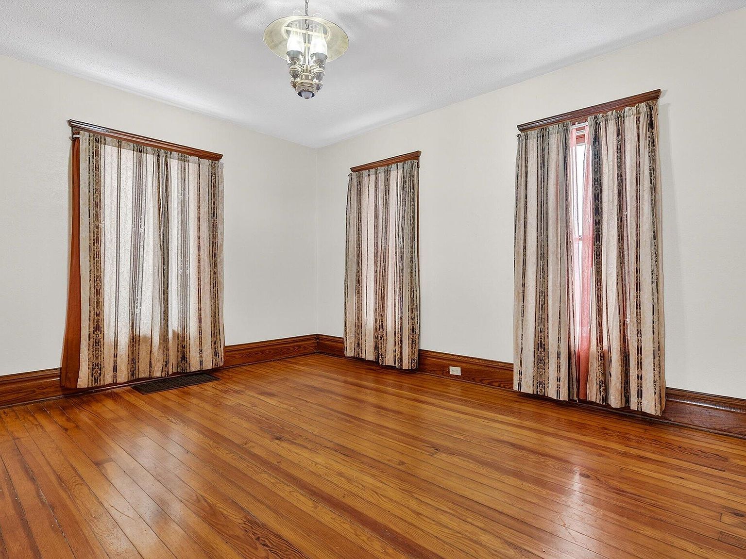 1008 Oak St Niles, MI 49120 | Single Family