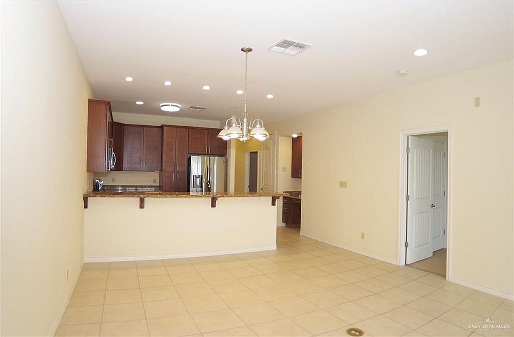 301 E Houston St #3303 Pt Isabel, TX 78578  | Condominium