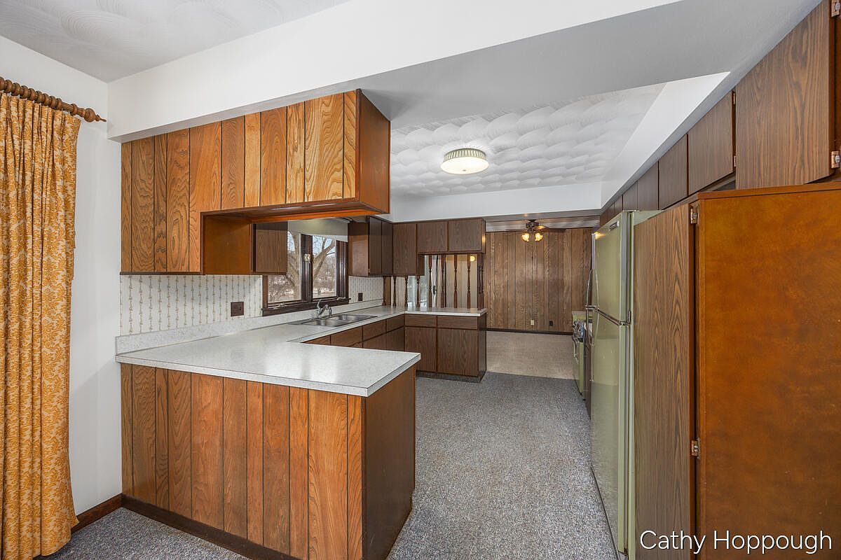 250 Meadowlane Dr Portland, MI 48875  | Single Family