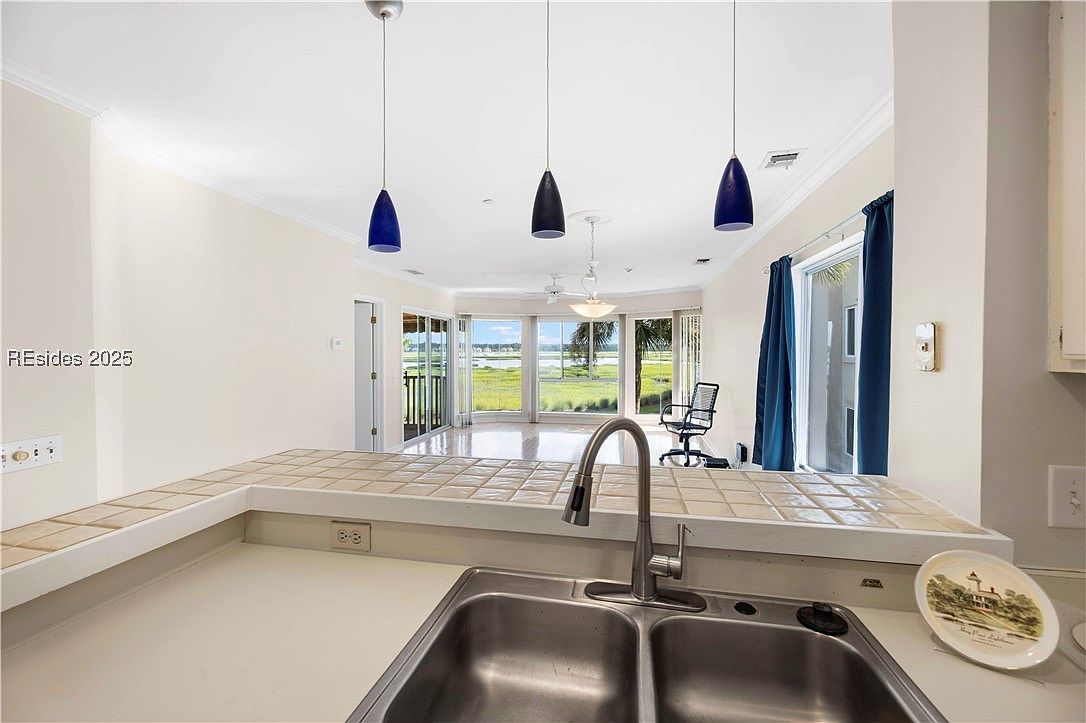 5 Newport Dr APT 2200 Hilton Head Island, SC 29928 | Condominium