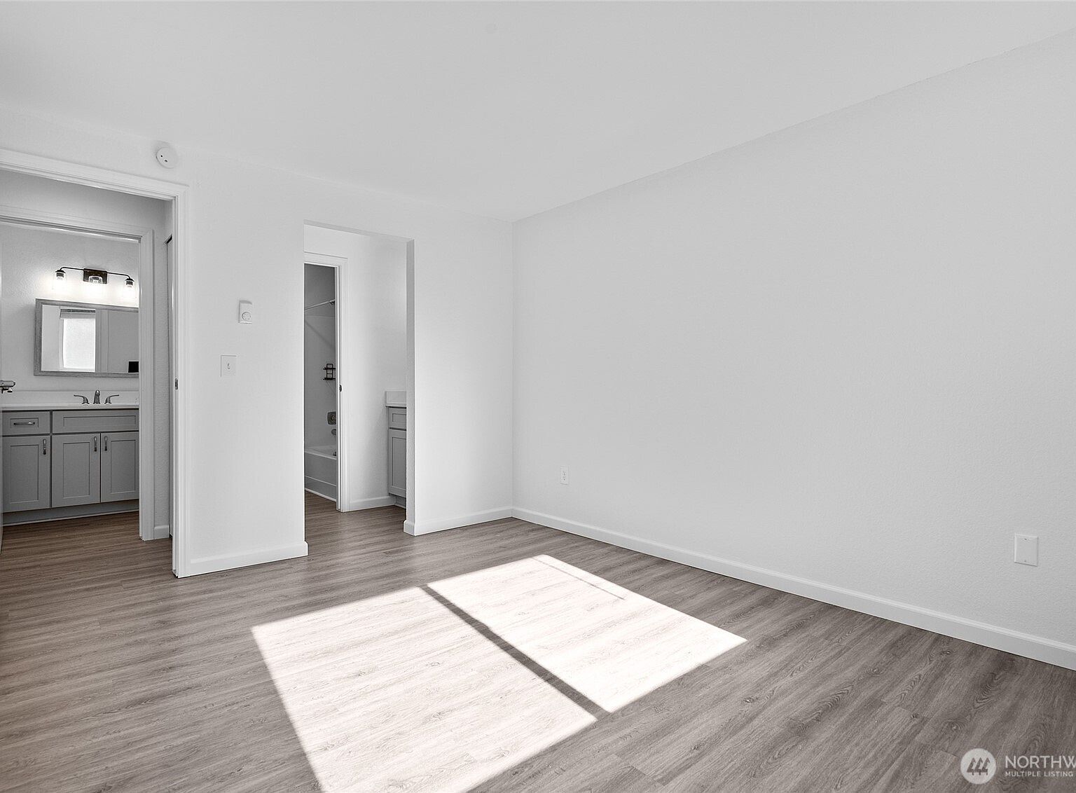 12719 NE 116th St APT E302 Kirkland, WA 98034  | Condominium