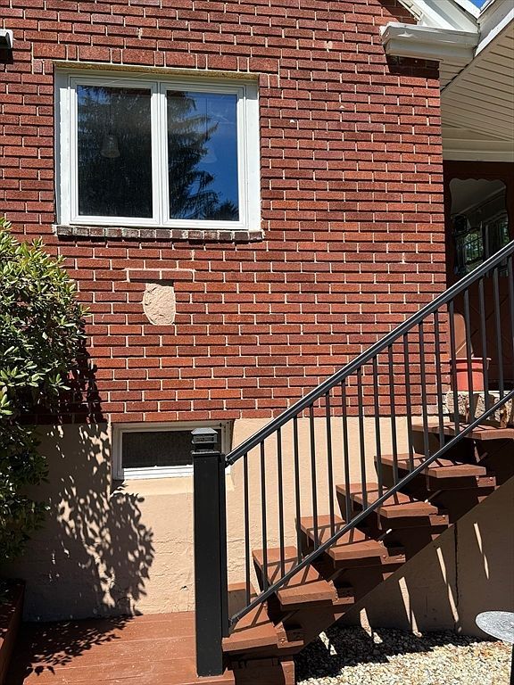 607 Crane Ave Pittsfield, MA 01201  | Single Family