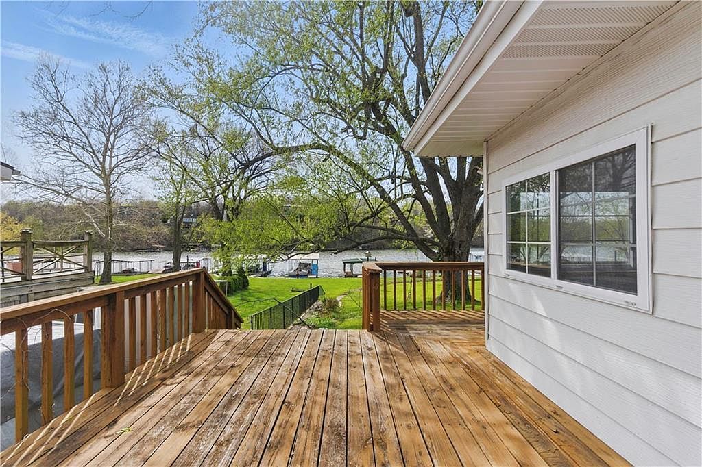 13P NE Lake Shore Dr Lees Summit, MO 64086  | Single Family