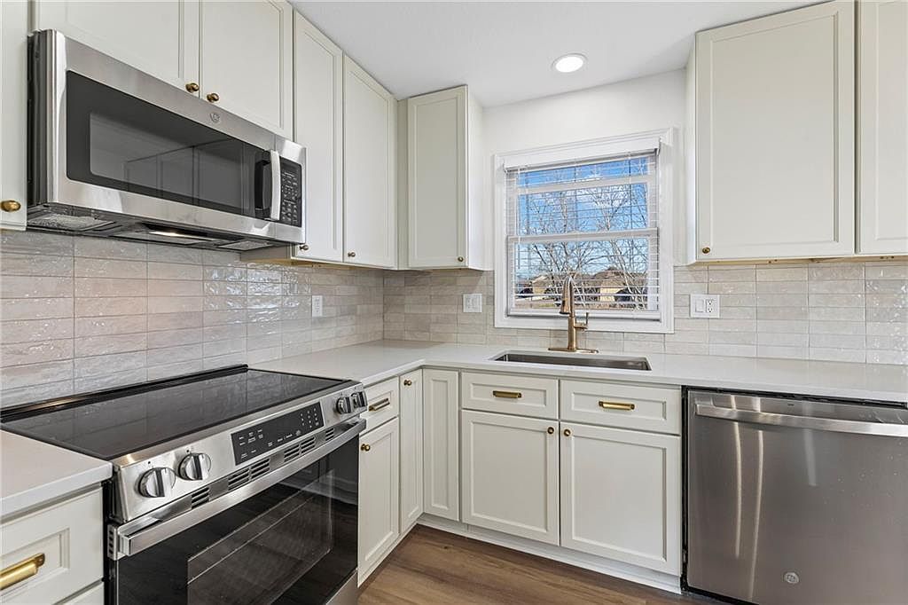 13704 Berger Ave Bonner Springs, KS 66012 | Single Family