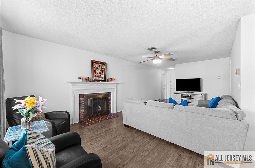 25 Pitman Rd UNIT B Monroe Township, NJ 08831 | Condominium