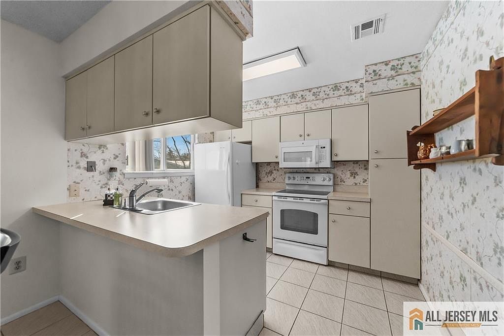 460 Delair Rd #A Monroe Township, NJ 08831  | Condominium