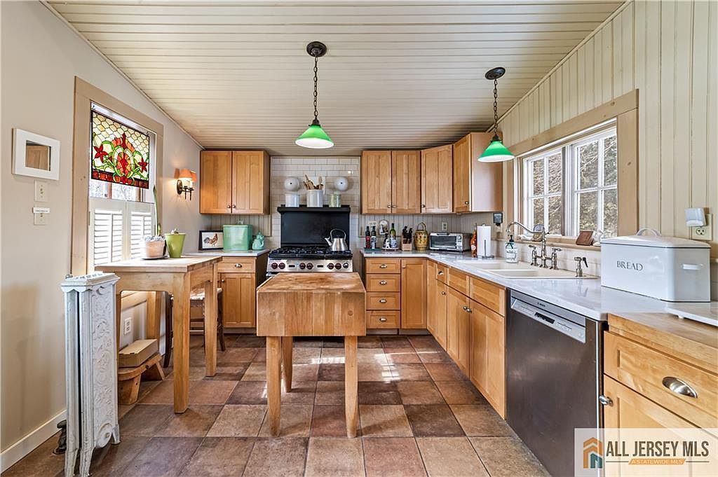 92 Halsey Reed Rd Cranbury, NJ 08512  | Single Family