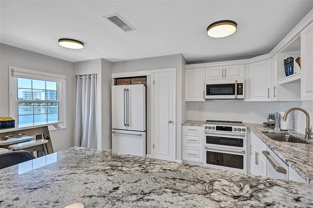 5266 Beach Dr SE APT D Saint Petersburg, FL 33705  | Condominium